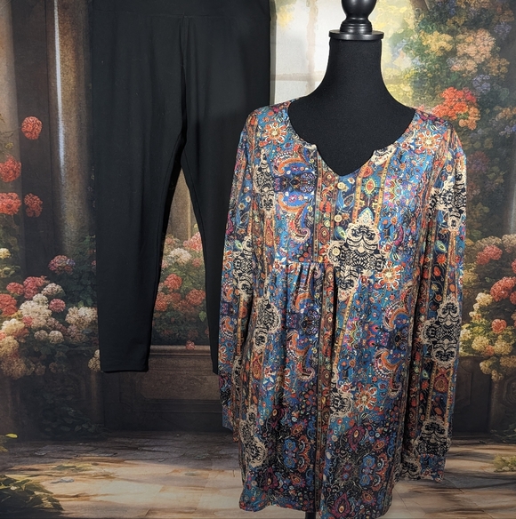 Great Christmas Gift Tunic top pair of leggings Necklace plus Earrings all NWOT - Picture 6 of 9